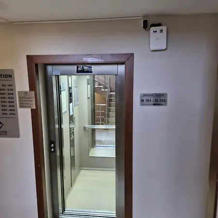 Sun Travel Sunny Apartment