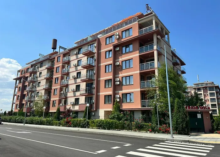 Sun Travel Sunny Апартаменти Сонячний Берег